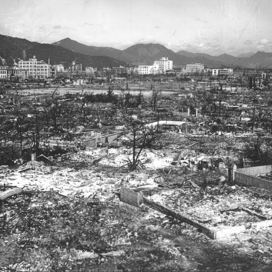 BIlledet viser Hiroshima efter atombomben